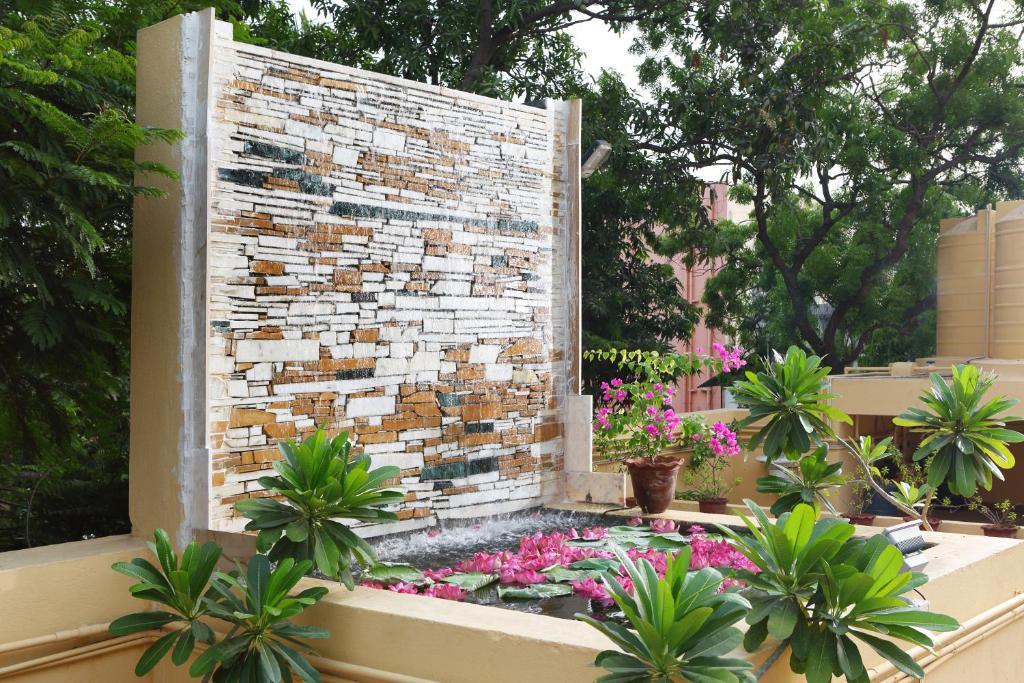 Hanu Reddy Residences Poes Garden Τσενάι Εξωτερικό φωτογραφία